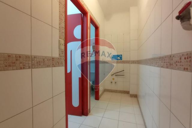 Edificio comercial en venta!