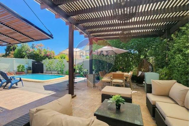 Única y renovada casa en venta-peñalolén