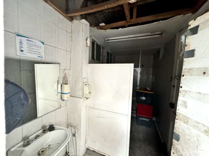 BODEGA Av. Mapocho / Esperanza