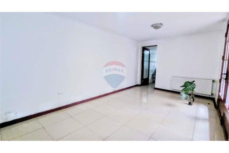 Edificio en venta de 4 pisos, 14 privados