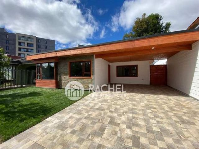 SE VENDE CASA REMODELADA Y AMPLIADA A PASOS DEL COLEGIO ALEMAN. -SECTOR HOCHSTETTER.