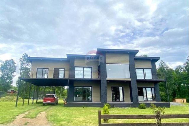 Casa en venta en condominio vistalago, pucón