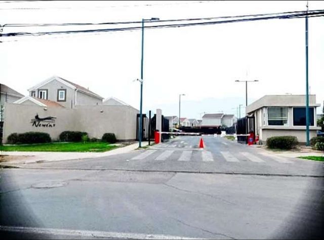 CASA Condomino Newen/Juan De Dios Malebrán