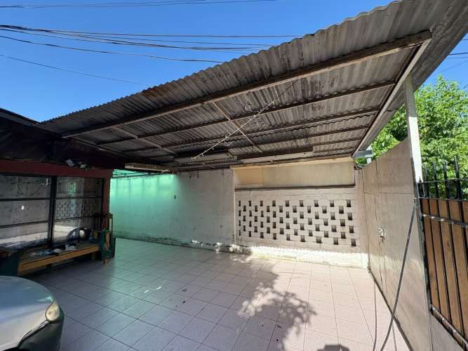 Comoda amplia Casa en Venta Conchalí, Sector Cardenal Caro