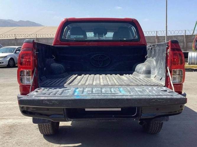 TOYOTA HILUX 2023