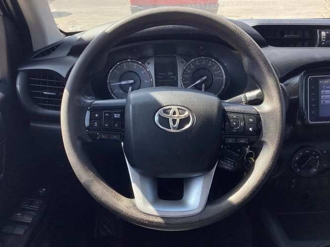 TOYOTA HILUX 2023
