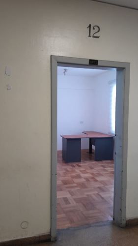 ¡IMPERDIBLE! Oficina Central 24m² | PASEO AHUMADA | Último Piso | SIN COMISIÓN