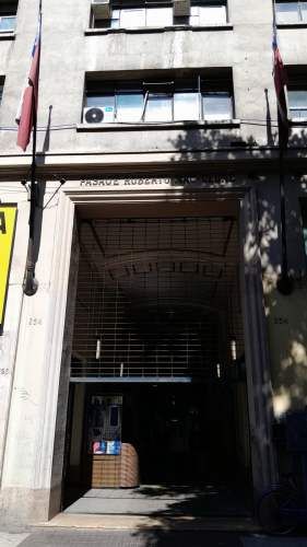 ¡IMPERDIBLE! Oficina Central 24m² | PASEO AHUMADA | Último Piso | SIN COMISIÓN