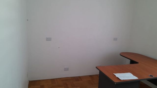 ¡IMPERDIBLE! Oficina Central 24m² | PASEO AHUMADA | Último Piso | SIN COMISIÓN