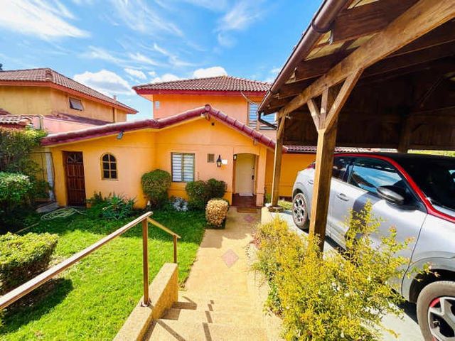  Hermosa Casa en Jardines del Lago, Curauma — Barrio Abierto