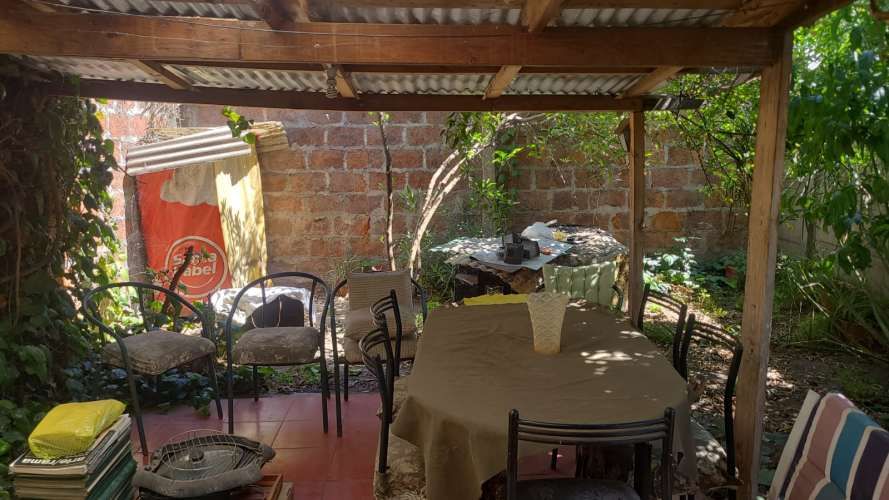 HERMOSA CASA  DE DOS PISOS