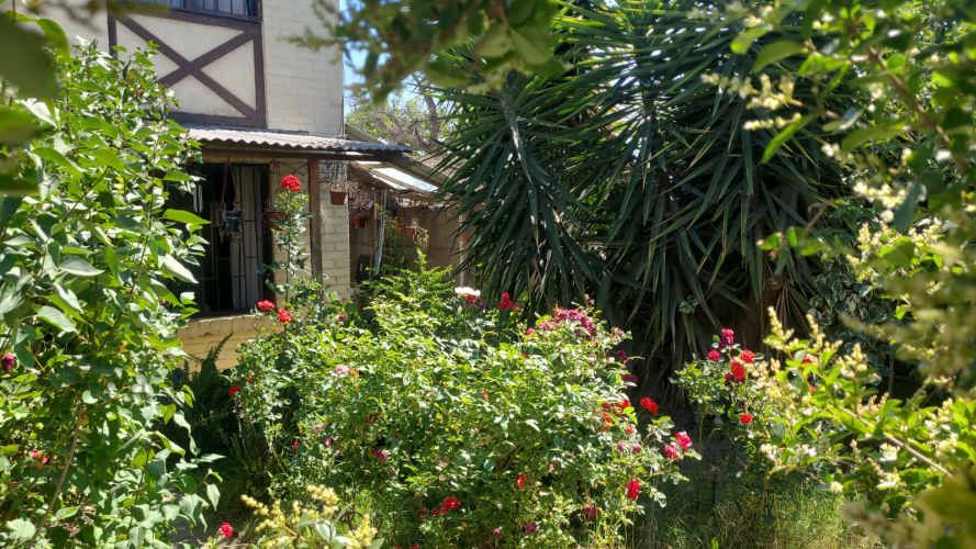 HERMOSA CASA  DE DOS PISOS