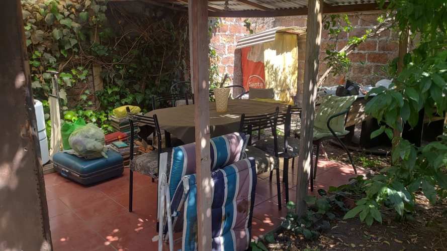 HERMOSA CASA  DE DOS PISOS