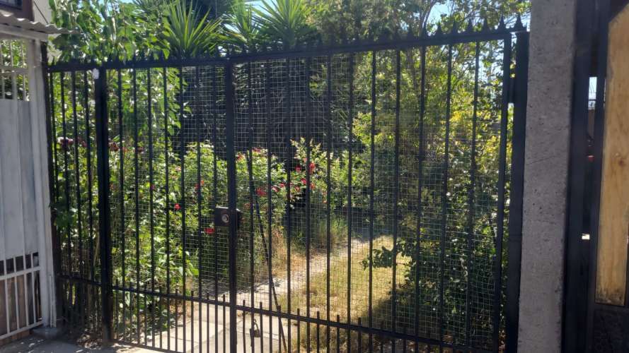 HERMOSA CASA  DE DOS PISOS