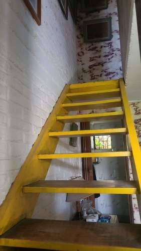 HERMOSA CASA  DE DOS PISOS