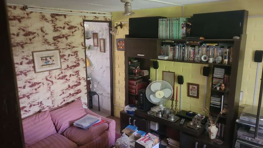 HERMOSA CASA  DE DOS PISOS