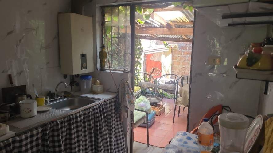 HERMOSA CASA  DE DOS PISOS