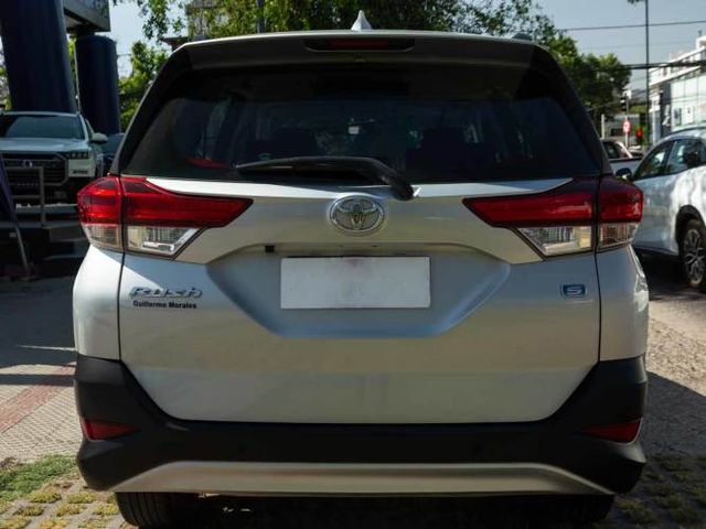 Toyota Rush 2022 Rush 1.5 Mt