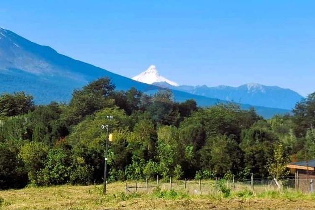 Parcela vistas despejadas lago y volcanes