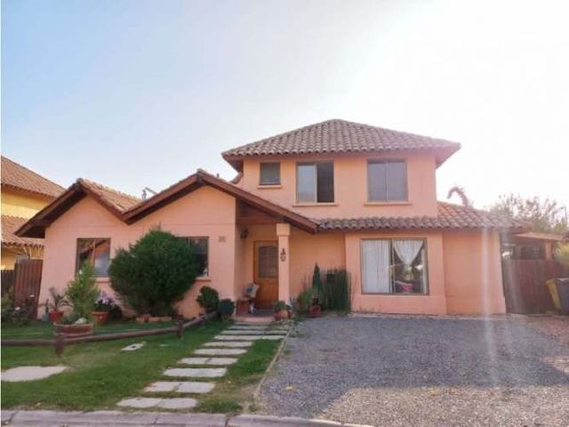 Venta/ Arriendo de casa 5D 3B en Chicureo, Colina