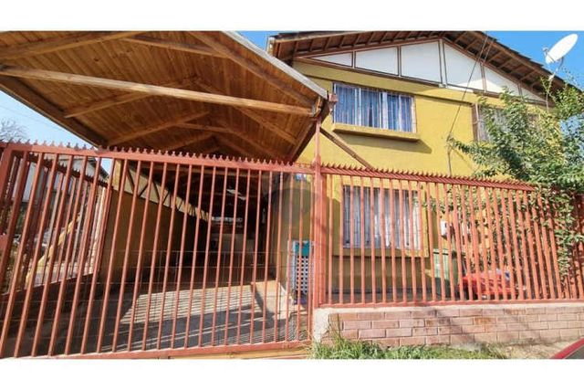 Casa en arriendo en peñaflor, ideal para familias