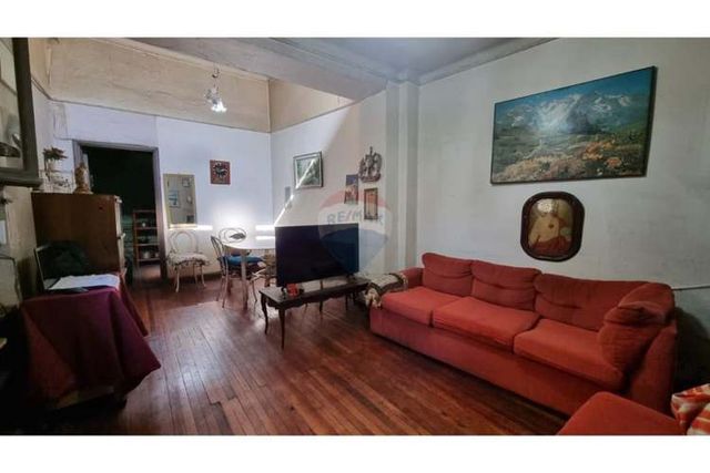 Amplia casa en venta ideal para remodelar