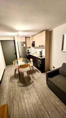 Depto con estacionamiento, y amoblado  gastos comunes incluidos.una habitación en suites