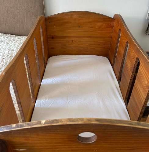 Cuna de madera, desmontable para colecho