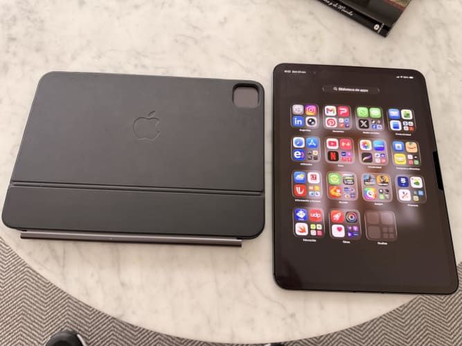 iPad Pro M4 11” 256 GB Cellular / Magic Keyboard Apple