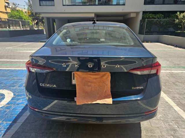 VENDO SKODA OCTAVIA AMBITION 2022 AUT TSI 45000 KM UNI DUEÑO