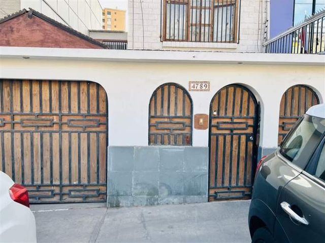 CASA Avenida DosOriente con Avenida Reina Mar