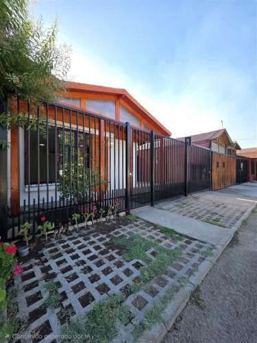 CASA Pasaje Hielos del Sur, Maipú