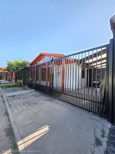 CASA Pasaje Hielos del Sur, Maipú