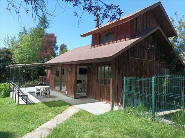 PARCELA CON CASA 3D 2B, PISCINA, A 5 KM DEL CENTRO DE PUCON, EN CANDELARIA BAJO