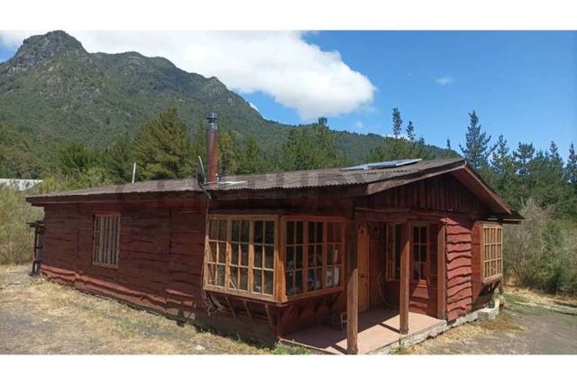 GRAN BODEGA Y DOS CABAÑAS EN PARCELA 12.000 M2 A 10 KM DEL CENTRO DE PUCON