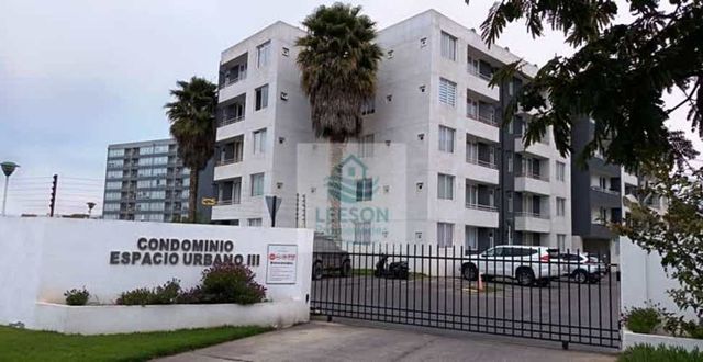 LA SERENA-VENTA DEPTO 3D/1B CON ESTACIONAMIENTO