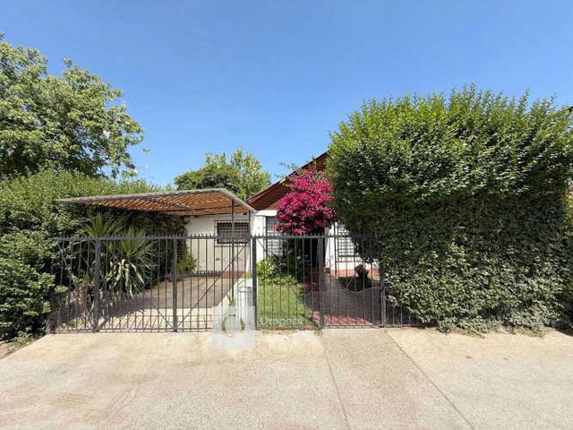 CASA ESQUINA EN VENTA EN PASAJE CERRADO MAIPÚ