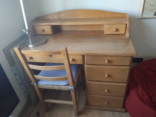 Escritorio de madera