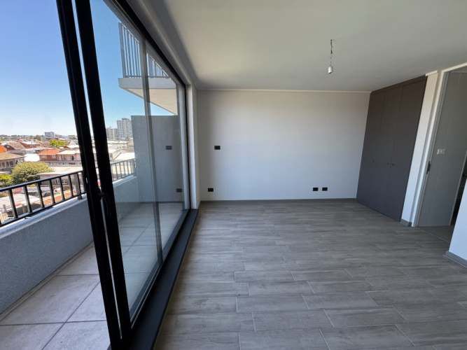 Departamento en arriendo c/ estacionamiento en Centro de Concepción