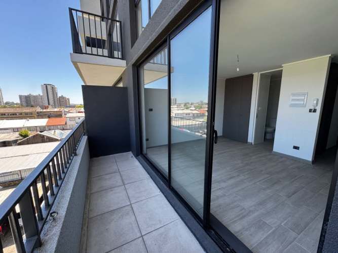 Departamento en arriendo c/ estacionamiento en Centro de Concepción