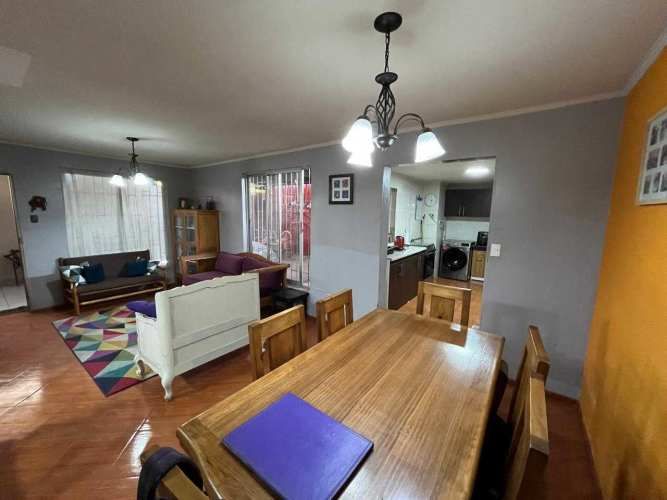 CASA EN VENTA EN ÑUÑOA (131784)