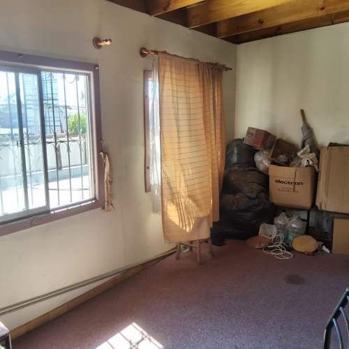 Local comercial de 2 pisos en esquina muy comercia