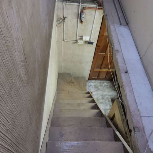 Local comercial de 2 pisos en esquina muy comercia