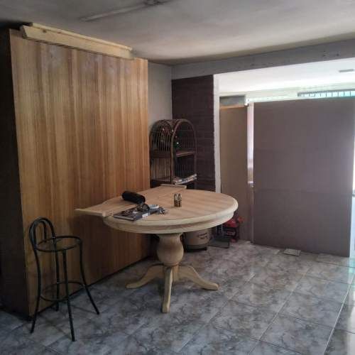 Local comercial de 2 pisos en esquina muy comercia