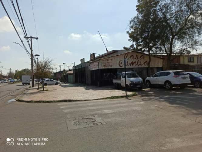 Local comercial de 2 pisos en esquina muy comercia