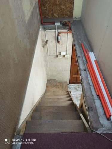 Local comercial de 2 pisos en esquina muy comercia