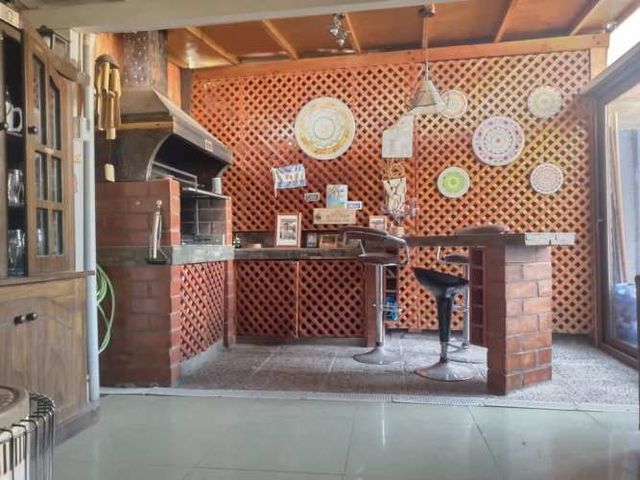 MARAVILLOSA CASA DE DOS PISOS EN CONDOMINIO DE SAN