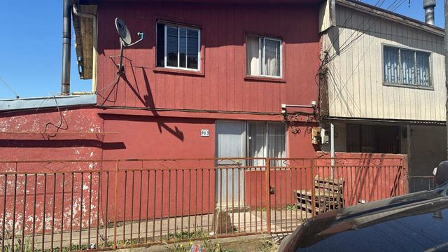 EXCELENTE CASA POBLACION DIEGO PORTALES