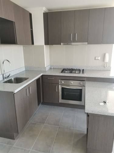 Av. Fernández Albano (1 Bod) [738-3]