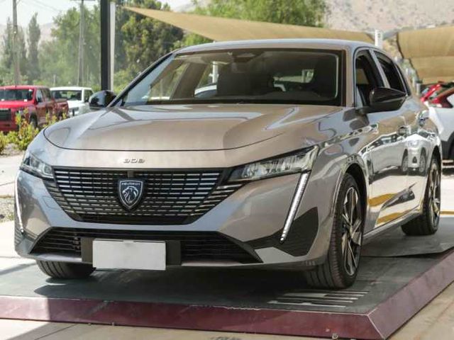 Peugeot  Blue Hdi 130 Eat8 1.5 Aut